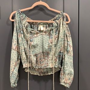 Peasant tie crop top